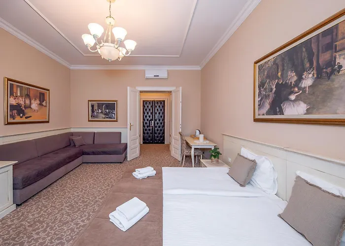 Top Central Rooms