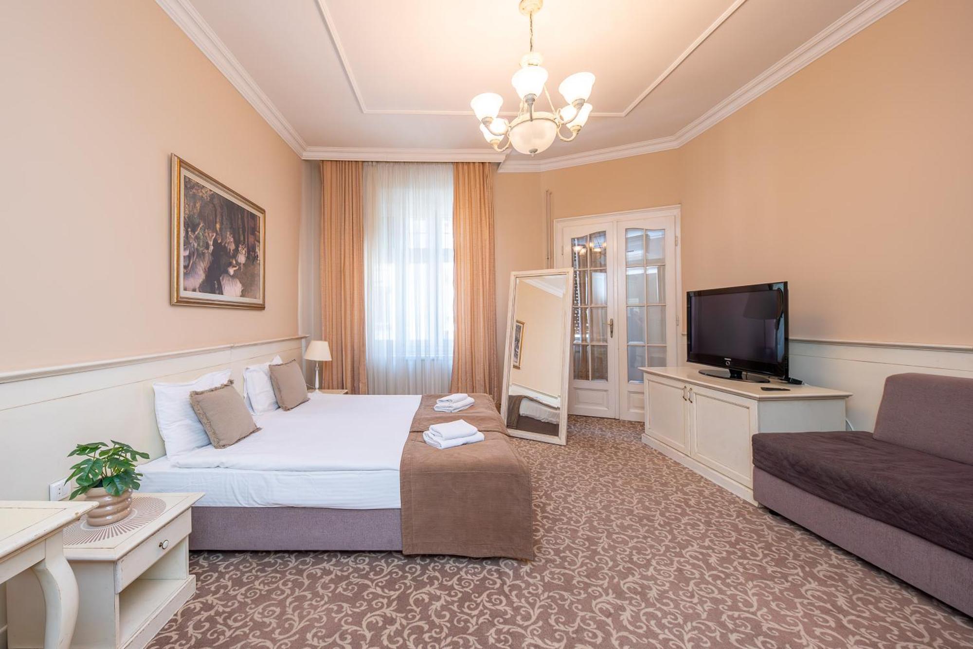 Top Central Rooms